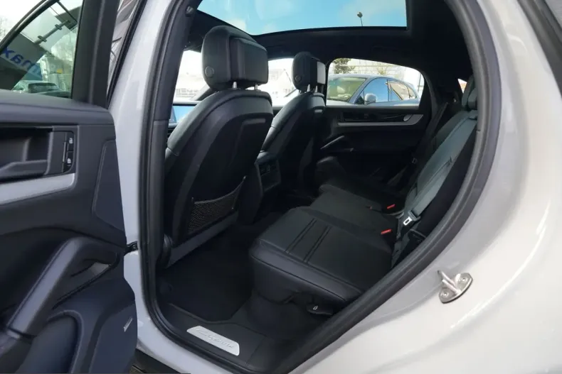 Porsche Cayenne din 2024 cu 19.000 km - oferta POR204320 - foto 38