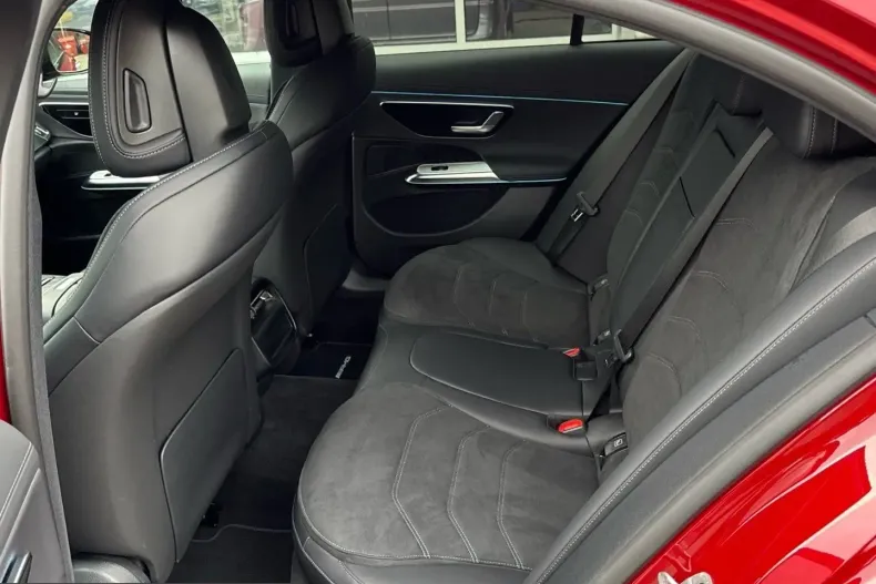 Mercedes-Benz E 300 (Clasa E) din 2025 cu 12.112 km - oferta MER204322 - foto 10