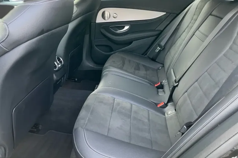 Mercedes-Benz E 300 (Clasa E) din 2022 cu 35.600 km - oferta MER204323 - foto 6