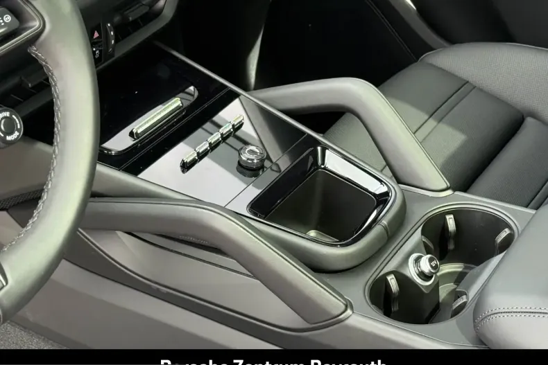 Porsche Cayenne din 2025 cu 14.900 km - oferta POR204324 - foto 18