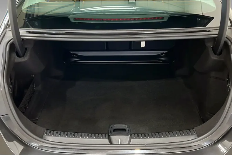 Mercedes-Benz E 200 (Clasa E) din 2025 cu 4.957 km - oferta MER204326 - foto 5