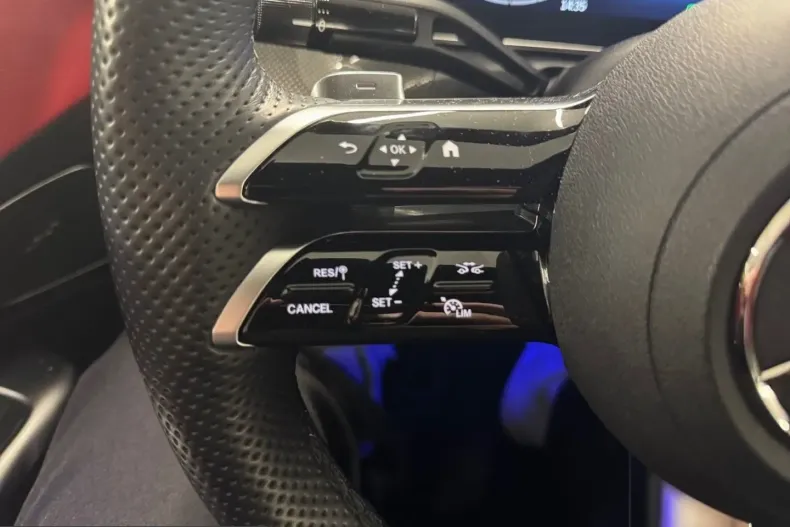 Mercedes-Benz C 300 (Clasa C) din 2023 cu 53.603 km - oferta MER204329 - foto 16