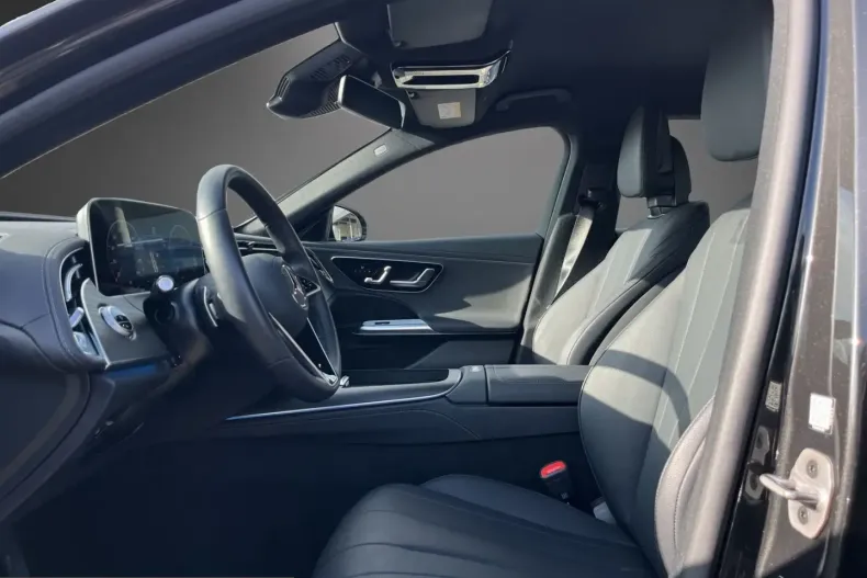 Mercedes-Benz E 200 (Clasa E) din 2025 cu 13.028 km - oferta MER204333 - foto 7