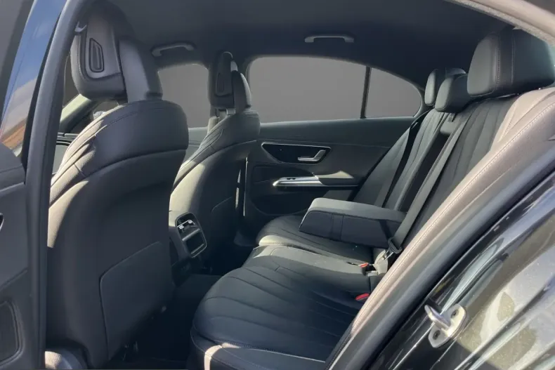 Mercedes-Benz E 200 (Clasa E) din 2025 cu 13.028 km - oferta MER204333 - foto 8