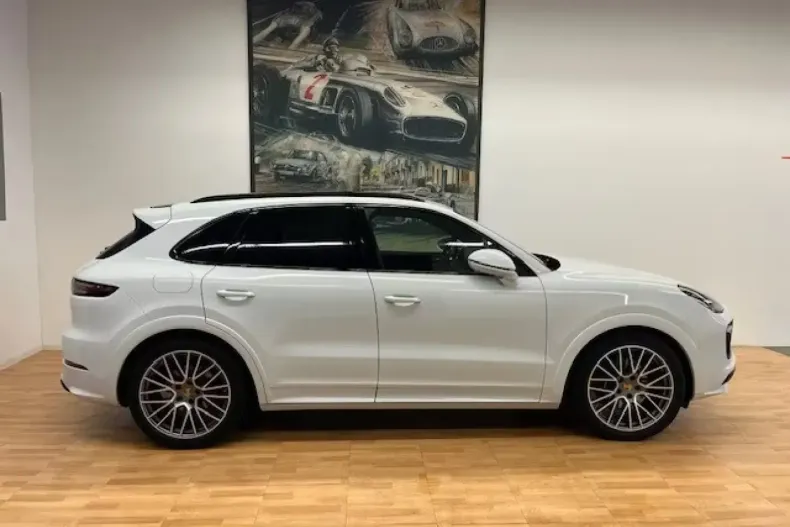 Porsche Cayenne din 2022 cu 59.650 km - oferta POR204334 - foto 3