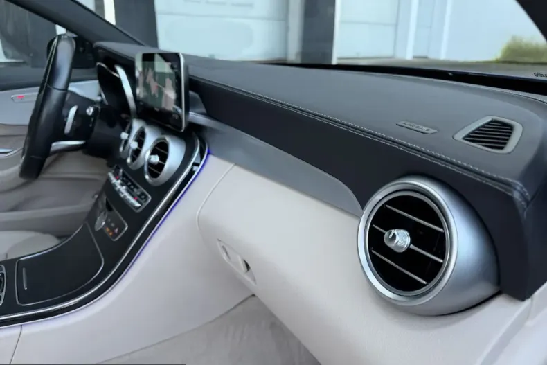 Mercedes-Benz C 220 (Clasa C) din 2023 cu 70.200 km - oferta MER204343 - foto 25