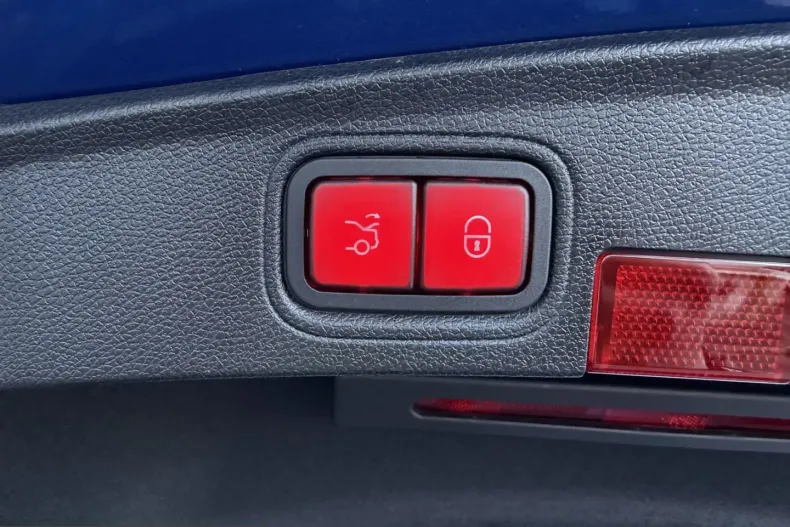 Mercedes-Benz C 220 (Clasa C) din 2023 cu 70.200 km - oferta MER204343 - foto 30