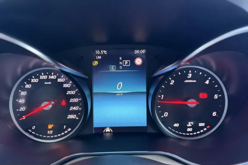 Mercedes-Benz C 220 (Clasa C) din 2023 cu 70.200 km - oferta MER204343 - foto 35