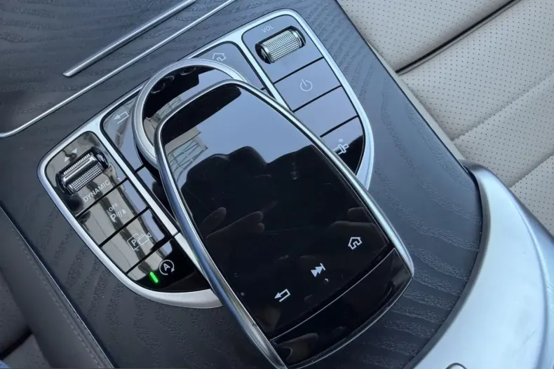 Mercedes-Benz C 220 (Clasa C) din 2023 cu 70.200 km - oferta MER204343 - foto 38