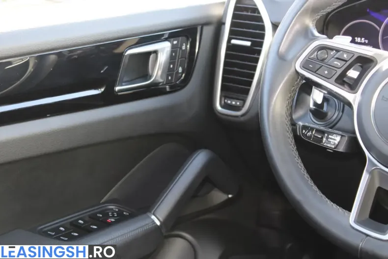 Porsche Cayenne din 2022 cu 67.899 km - oferta POR204346 - foto 33