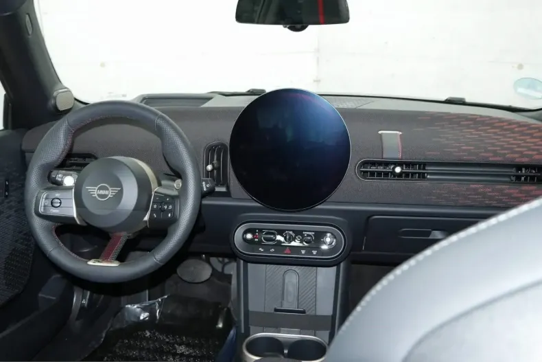 MINI Cooper C din 2024 cu 4.350 km - oferta MIN204347 - foto 7