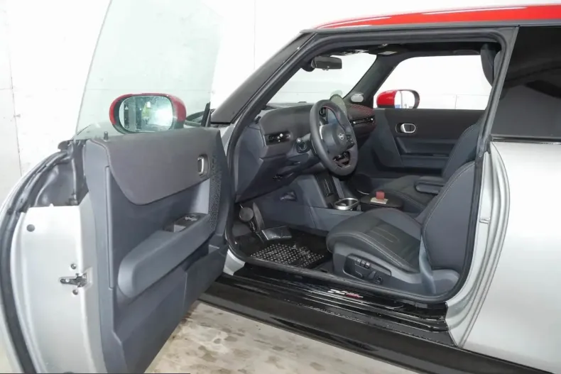 MINI Cooper C din 2024 cu 4.350 km - oferta MIN204347 - foto 9