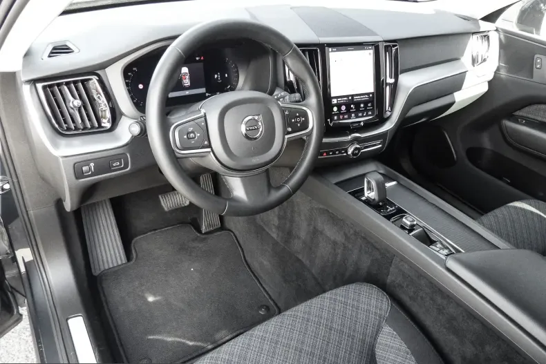 Volvo XC60 din 2023 cu 52.085 km - oferta VOL204352 - foto 5