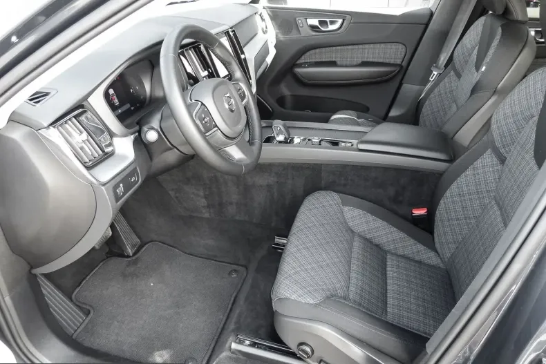 Volvo XC60 din 2023 cu 52.085 km - oferta VOL204352 - foto 12