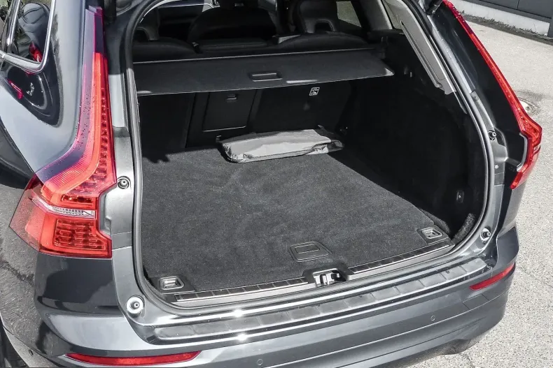 Volvo XC60 din 2023 cu 52.085 km - oferta VOL204352 - foto 14