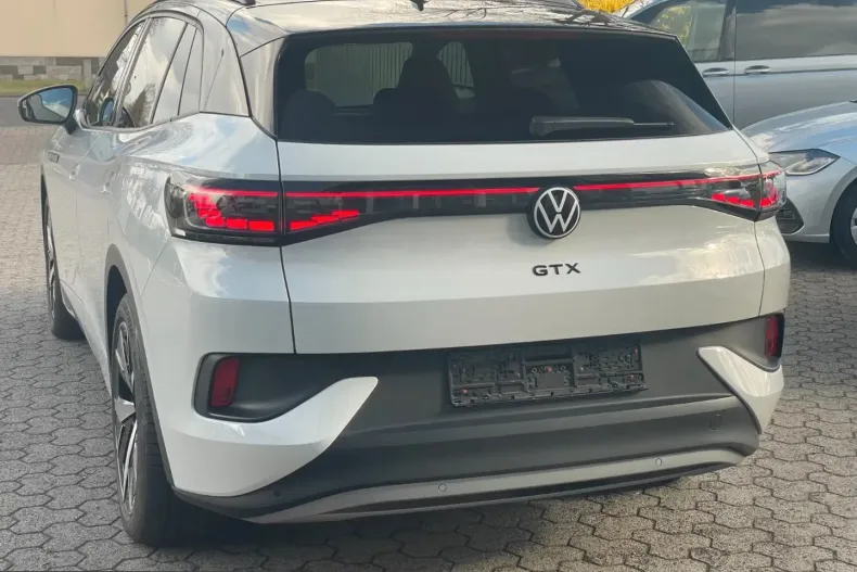 Volkswagen ID.4 din 2022 cu 8.400 km - oferta VOL204353 - foto 6
