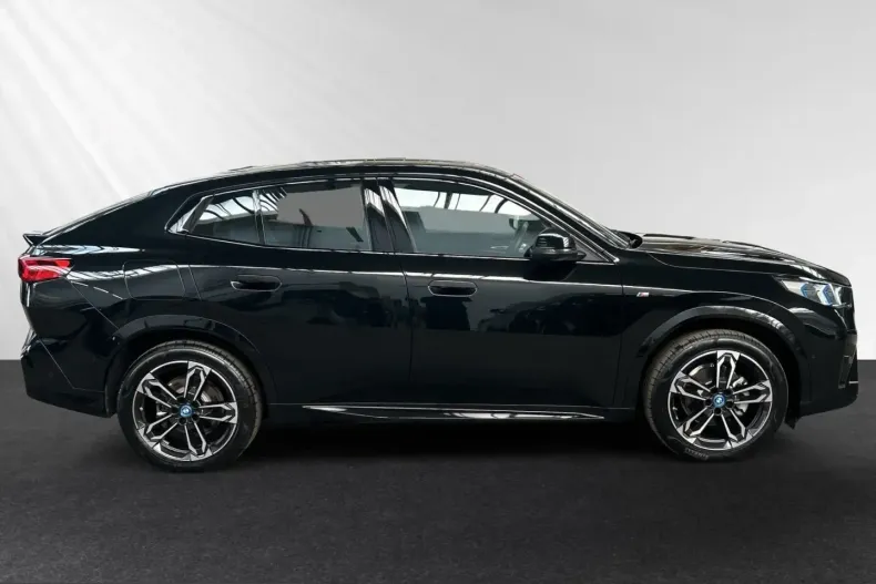 BMW iX2 (Seria X) din 2024 cu 23.990 km - oferta BMW204360 - foto 2