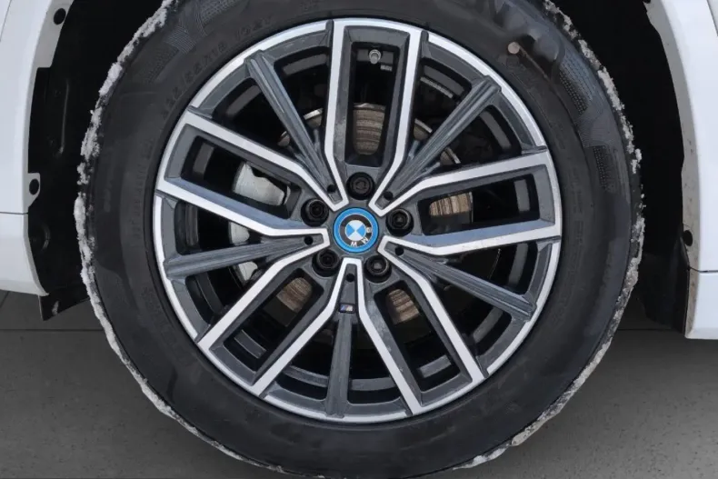 BMW iX1 (Seria X) din 2024 cu 12.870 km - oferta BMW204362 - foto 13