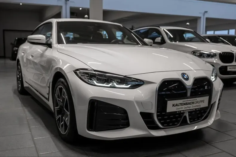 BMW i4 (Seria 4) din 2023 cu 40.616 km - oferta BMW204364 - foto 1