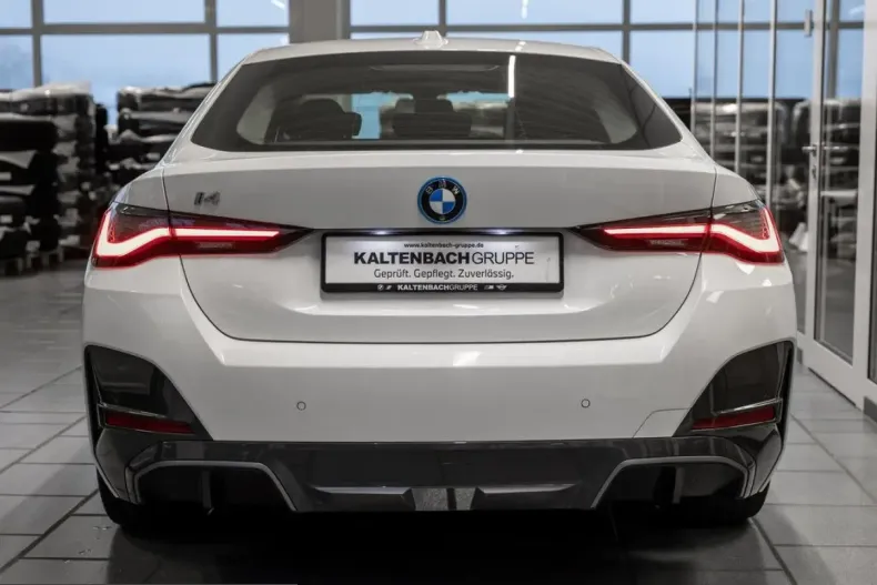 BMW i4 (Seria 4) din 2023 cu 40.616 km - oferta BMW204364 - foto 3