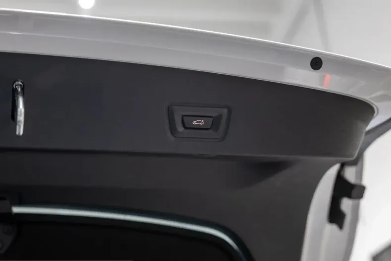 BMW i4 (Seria 4) din 2023 cu 40.616 km - oferta BMW204364 - foto 10