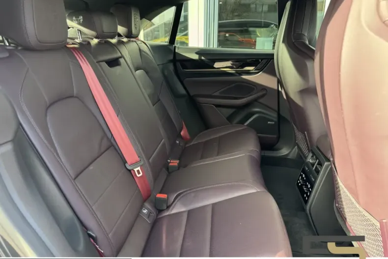 Porsche Macan din 2024 cu 14.161 km - oferta POR204369 - foto 21