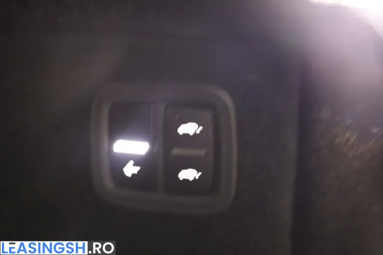 Porsche Macan din 2024 cu 12.122 km - oferta POR204370 - foto 11