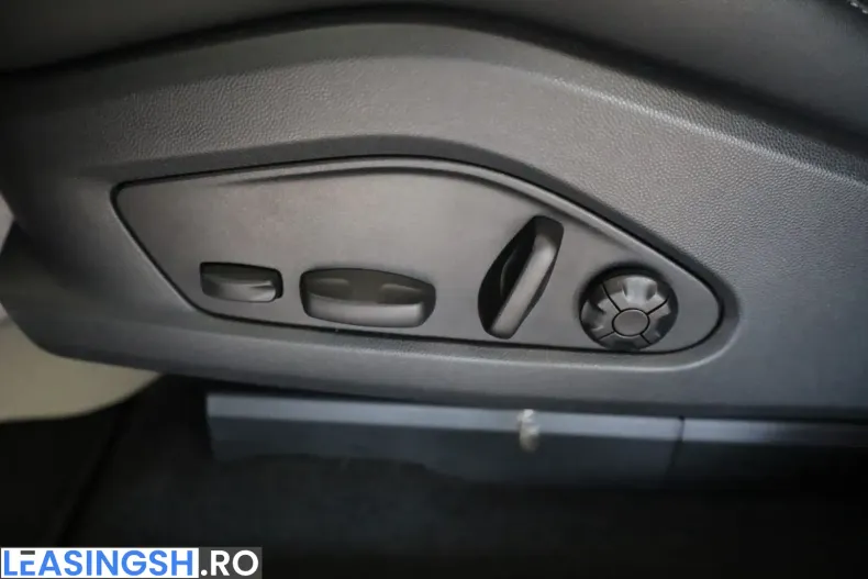 Porsche Macan din 2024 cu 12.122 km - oferta POR204370 - foto 18