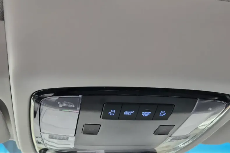 Hyundai Staria din 2026 cu 6 km - oferta HYU204371 - foto 14