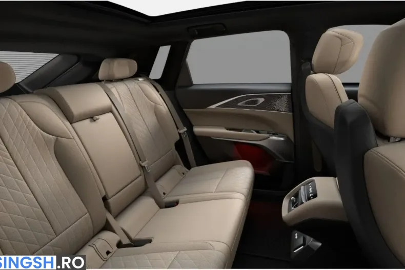 Cadillac Lyric din 2025 cu 9.100 km - oferta CAD204373 - foto 13