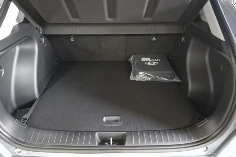 Hyundai Kona Elektro din 2024 cu 10 km - oferta HYU204375 - foto 18