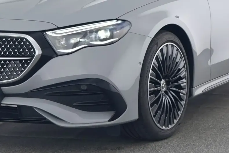 Mercedes-Benz E 400 (Clasa E) din 2023 cu 15.892 km - oferta MER204377 - foto 2