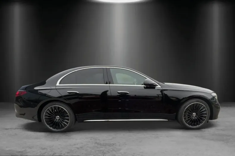 Mercedes-Benz E 400 (Clasa E) din 2023 cu 32.000 km - oferta MER204378 - foto 2