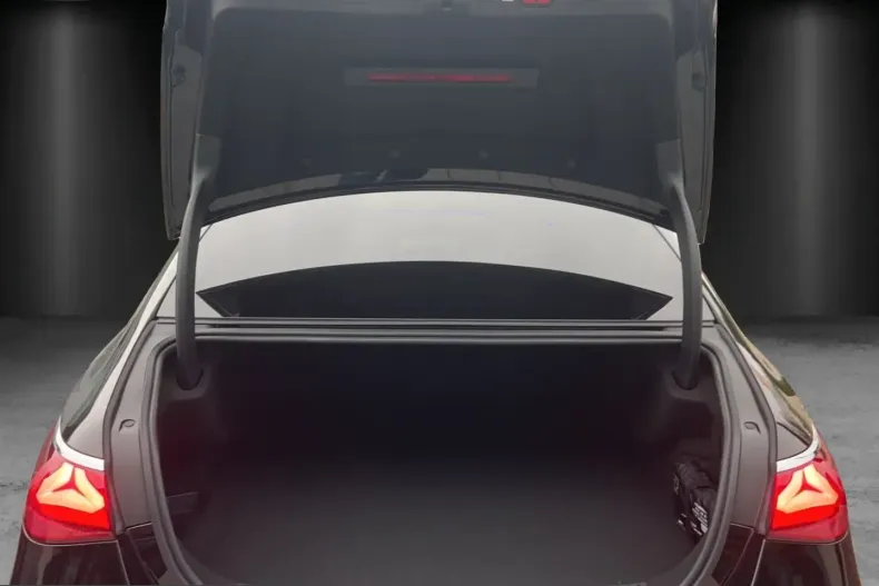 Mercedes-Benz E 400 (Clasa E) din 2023 cu 32.000 km - oferta MER204378 - foto 12