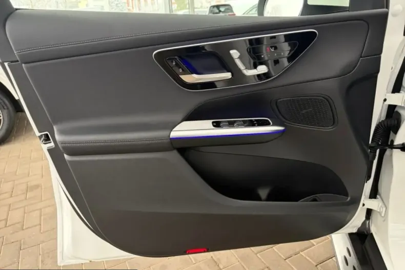 Mercedes-Benz GLC 300 (Clasa GLC) din 2024 cu 21.548 km - oferta MER204388 - foto 7