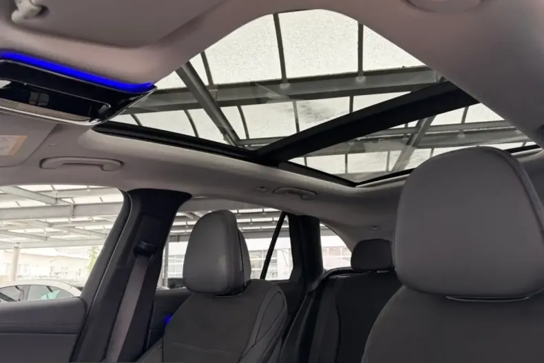 Mercedes-Benz GLC 300 (Clasa GLC) din 2024 cu 21.548 km - oferta MER204388 - foto 12