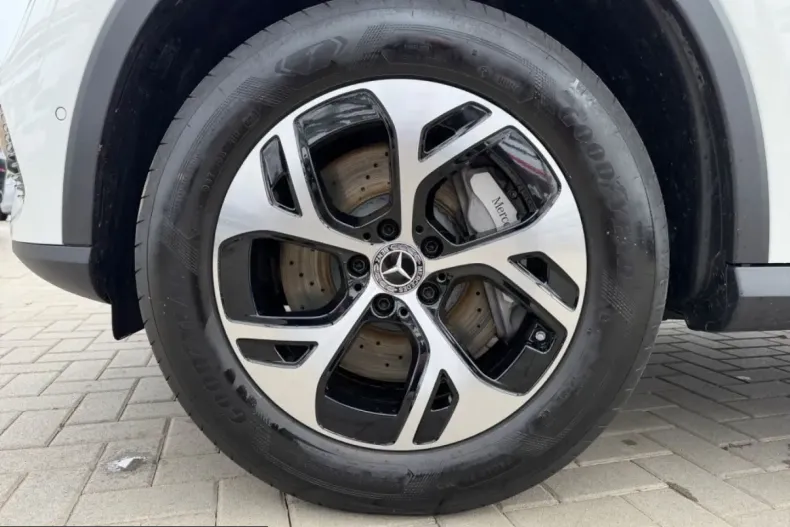 Mercedes-Benz GLC 300 (Clasa GLC) din 2025 cu 4.563 km - oferta MER204389 - foto 6