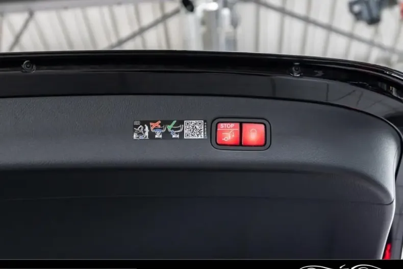 Mercedes-Benz GLC 300 (Clasa GLC) din 2025 cu 18.000 km - oferta MER204390 - foto 7