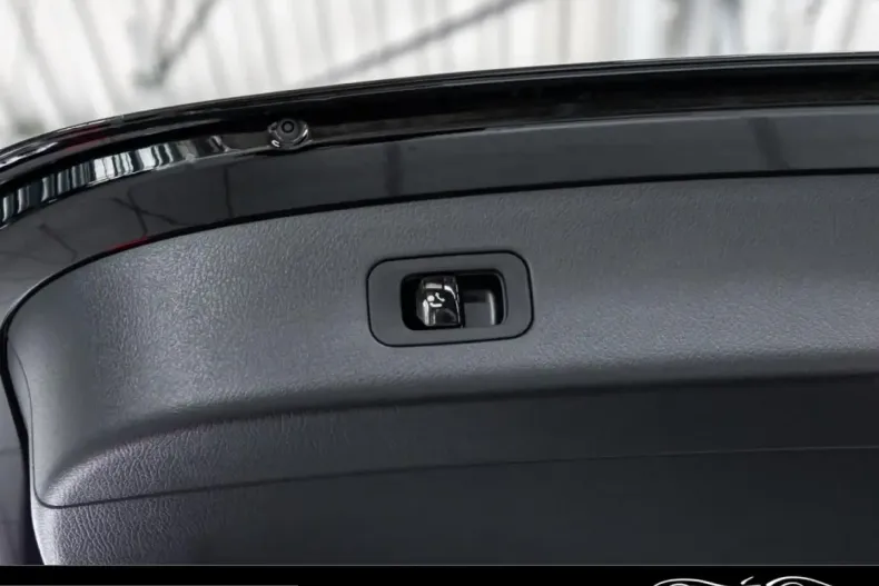 Mercedes-Benz GLC 300 (Clasa GLC) din 2025 cu 18.000 km - oferta MER204390 - foto 8