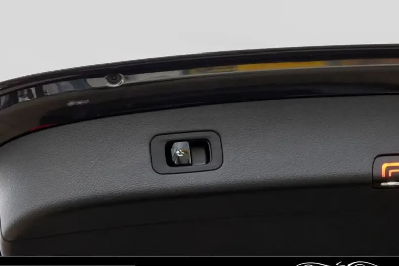 Mercedes-Benz GLC 220 (Clasa GLC) din 2024 cu 10.505 km - oferta MER204391 - foto 8