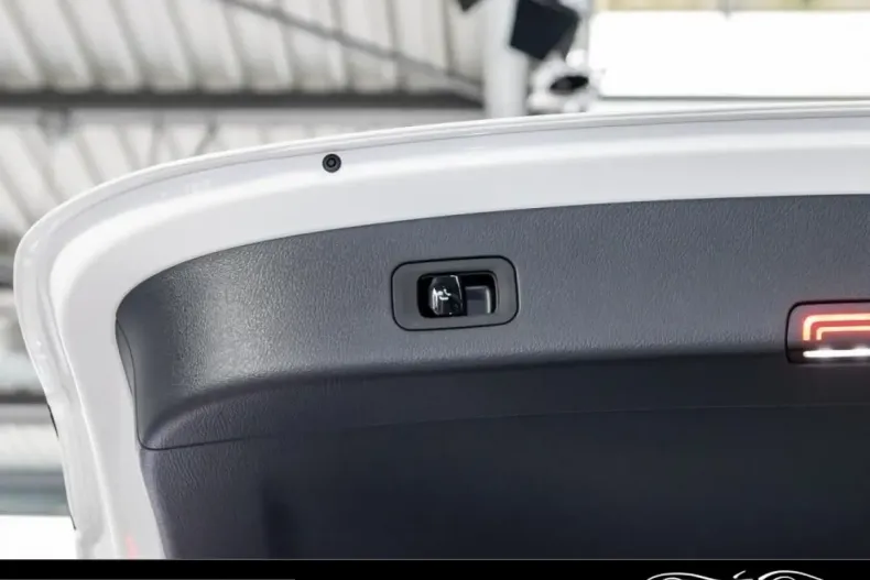 Mercedes-Benz GLC 400 (Clasa GLC) din 2025 cu 9.292 km - oferta MER204392 - foto 8