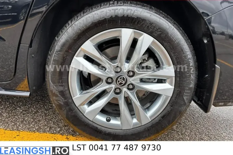 Toyota Sienna din 2025 cu 9.100 km - oferta TOY204402 - foto 6