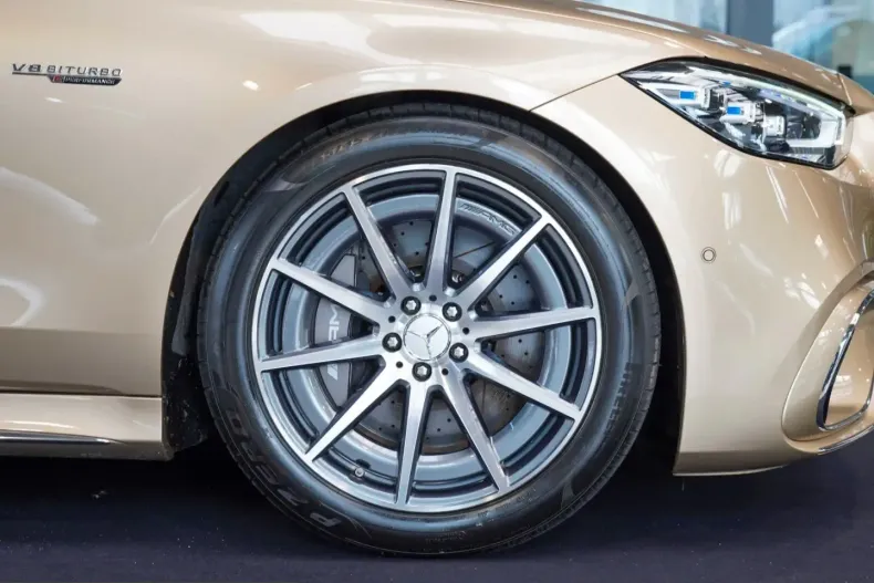 Mercedes-Benz S 63 AMG (Clasa S) din 2023 cu 5.840 km - oferta MER204404 - foto 2