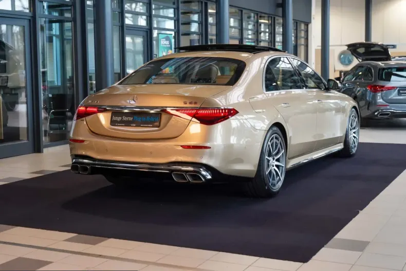 Mercedes-Benz S 63 AMG (Clasa S) din 2023 cu 5.840 km - oferta MER204404 - foto 4