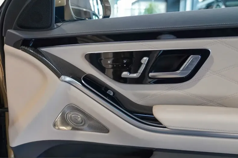 Mercedes-Benz S 63 AMG (Clasa S) din 2023 cu 5.840 km - oferta MER204404 - foto 10