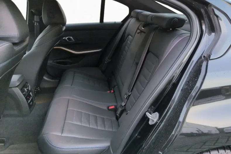 BMW 320 (Seria 3) din 2024 cu 7.575 km - oferta BMW204422 - foto 11