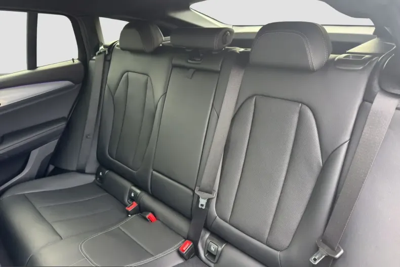 BMW X4 (Seria X) din 2023 cu 77.960 km - oferta BMW204436 - foto 10