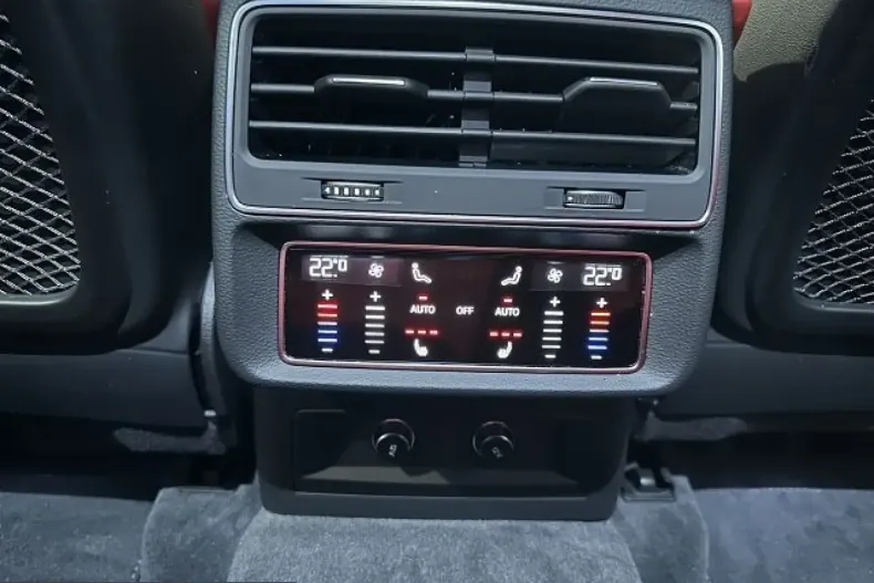 Audi SQ8 din 2022 cu 30.433 km - oferta AUD204440 - foto 19