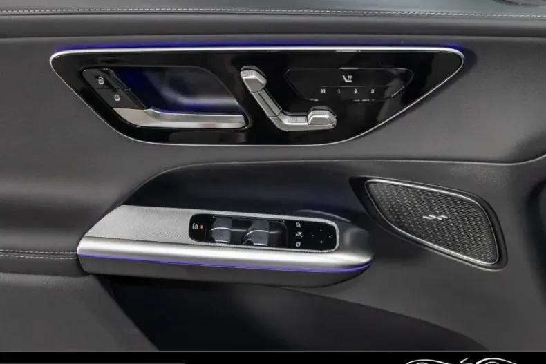 Mercedes-Benz GLC 300 (Clasa GLC) din 2025 cu 13.000 km - oferta MER204464 - foto 17