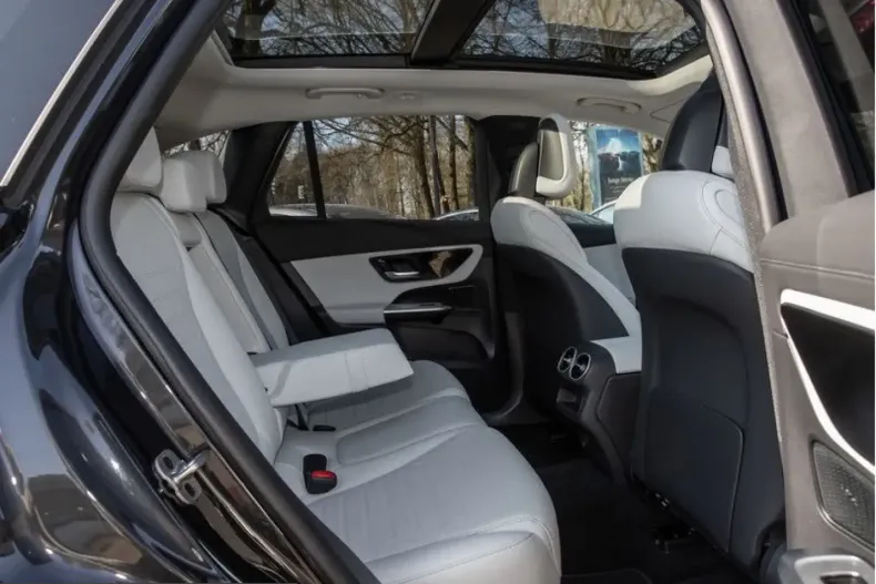 Mercedes-Benz GLC 300 (Clasa GLC) din 2025 cu 14.987 km - oferta MER204465 - foto 11